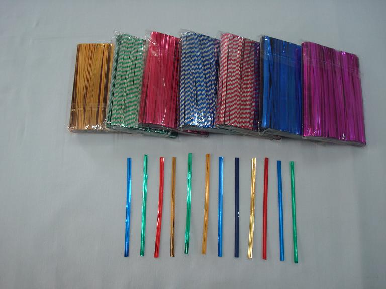 pre-cut metallic twist tie.JPG